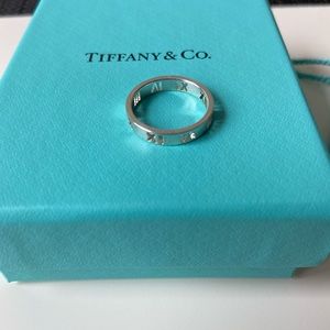 Sterling silver atlas ring